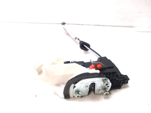 Hyundai Santa Fe (2018–2026) Rear side door lock 81420S1200 - 4