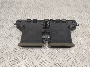 Jaguar l-Pace (2018–2026) Dashboard air vent grilles J9D3014L20AE - 3