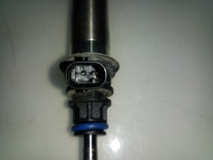  Fuel injector 