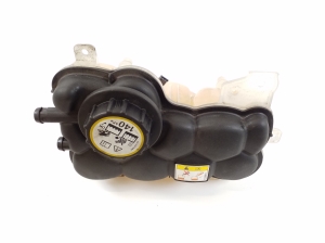 Coolant reservoir - T2H4044