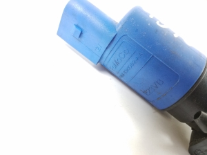 Jaguar F-pace (2016–2026) Front windshield washer pump AV6113K082AA - 3