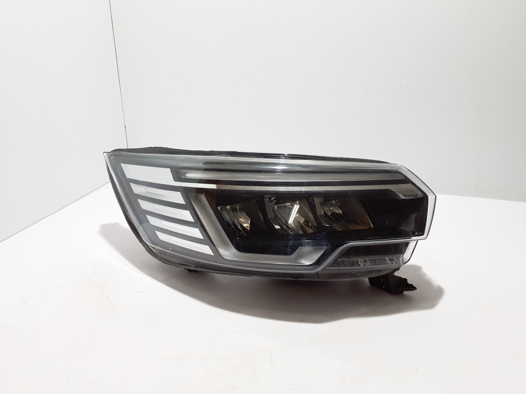 RENAULT Trafic lV (2022–2026) Scheinwerfer vorne 260102899R RENAULT Trafic lV (2022–2026) Scheinwerfer vorne 260102899R