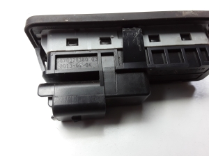 Peugeot 2008 (2013–2026) Trunk opening switch 9676028380 - 3