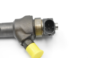  Fuel injector 