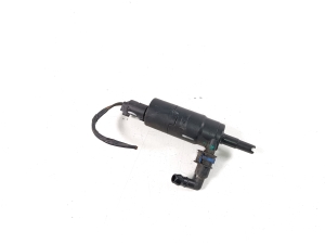 BMW X6 E71 (2008–2014) Front headlight washer motor 8377430 - 2