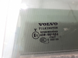 VOLVO XC90 (2002–2014) Aizmugurējo sānu durvju stikls 30674345 - 2