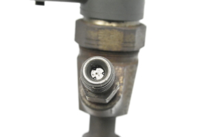  Fuel injector 