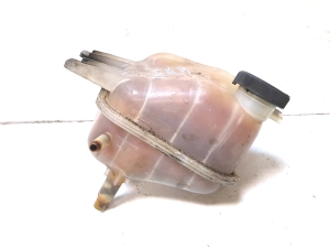 Coolant reservoir