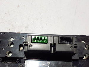 VOLVO XC90 (2002–2014) Audio, Video, Navigation 30797250 - 4