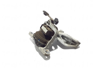 Engine mount - 112101360R