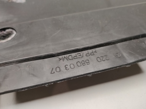 Mercedes Benz S-Class 220 (1998–2005) Salongi konsooli muu osa 2206800307 - 4