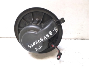 Volkswagen Transporter T5 (2003–2015) Heater blower motor 17360059 - 4