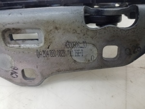  Engine cover hinge 