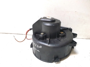 Opel Omega B (1994–2003) Heizungsgebläsemotor AT315156F1A - 3