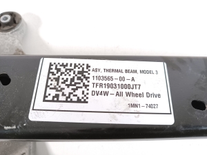 Tesla Model 3 3 (2016–2024) Kliimakompressori kinnitus 110356500A - 2