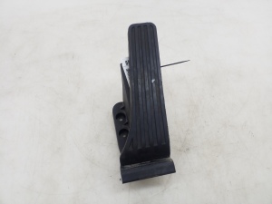 Mercedes Benz C-Class 204 (2007–2014) Gaasipedaal A2043000004 - 4