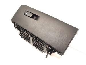 BMW X1 F48 (2015–2022) Glove box 9339816 - 3