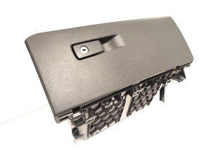 BMW X1 F48 (2015–2022) Glove box 9339816 - 5