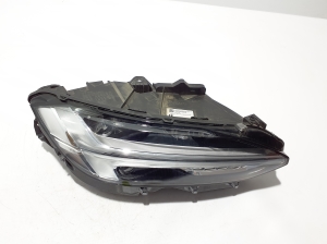 VOLVO V90 (2016–2026) Scheinwerfer vorne 32337683 - 2