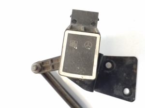 Mercedes Benz GL-Class 164 (2006–2012) Niveausensor vorne A0105427717 - 3
