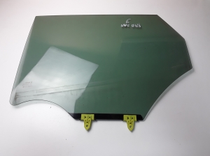 Aizmugurējo sānu durvju stikls - 823016746R