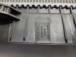 VOLVO XC40 (2017–2026) Cooling radiator 31461875 - 3
