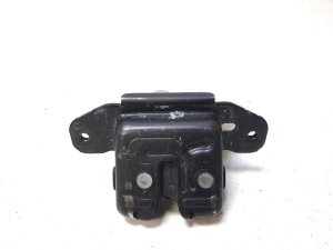 Trunk lid lock