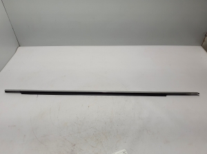 AUDI A6 C8 (2018–2025) Esiukse klaasi välimine liist 4K0837476 - 3