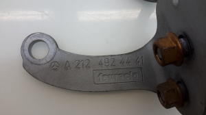 Mercedes Benz C-Class 204 (2007–2014) Muu kinnitus A2124924441 - 2
