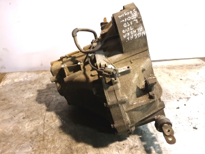 NISSAN Almera Tino V10 (2000–2006) Getriebe X20A  YD - 5