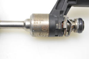 Volkswagen Golf VI (2008–2013) Fuel injector 03C906036F - 2