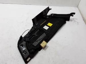 AUDI A6 C8 (2018–2025) Panneau de garniture latérale du coffre 4K9863880A - 2