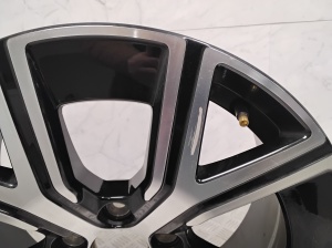 VOLVO V60 (2018–2026) Velg 32271987 - 4