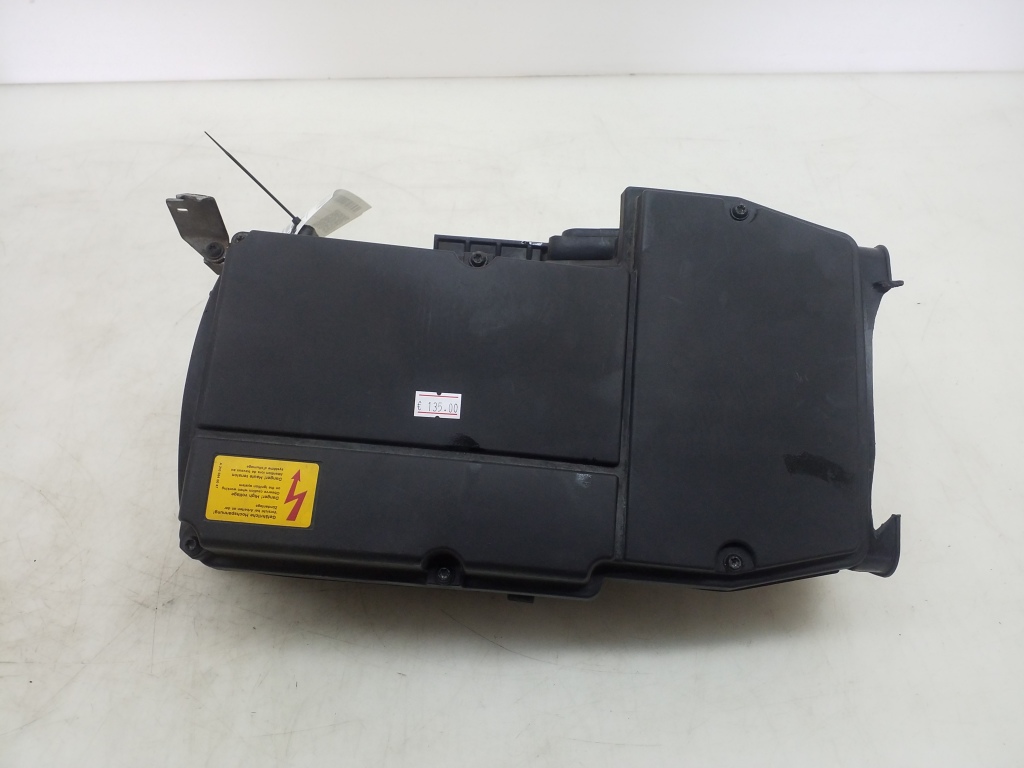 Used Mercedes Benz C-Class Air filter housing A2710900901