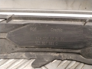 Skoda Octavia IV (2019–2026) Front bumper lower grille 5E3807681C - 4