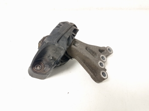 Citroen C3 (2016–2026) Engine mount 9676771080 - 3