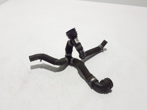 AUDI A6 C8 (2018–2025) Wasserschlauch Kühler 8W0122293B - 3