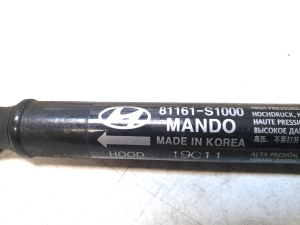 Hyundai Santa Fe (2018–2026) Hood prop/gas strut 81161S1000 - 3
