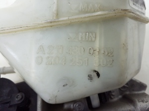  Master cylinder 