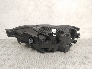 VOLVO XC60 (2017–2026) Esituli 31420418 - 7