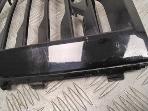 VOLVO XC60 (2017–2026) Front bumper lower grille 32234964 - 3