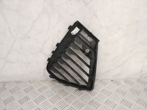 VOLVO XC60 (2017–2026) Front bumper lower grille 32234964 - 4