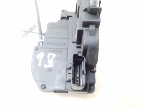 NISSAN Note E11 (2005–2014) Serrure de porte avant - 4