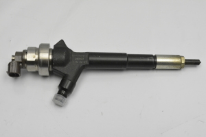  Fuel injector 