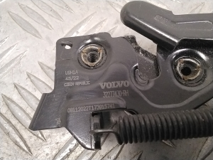 VOLVO XC40 (2017–2026) Hood latch 32277430 - 3