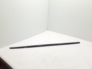   Front door outer window molding  - 4M8837476C 
