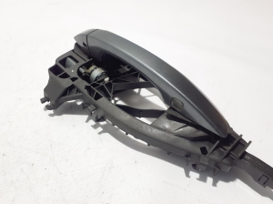 AUDI Q8 (2018–2026) Front door external opening handle and its details - 4