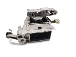 BMW X1 F48 (2015–2022) Engine mount 8743621 - 3