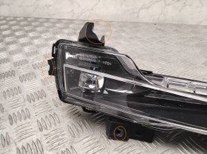 Tesla Model Y Y (2020–2026) Eesmine päevasõidutuli 150793310C - 4
