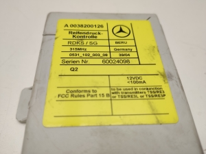 Mercedes Benz S-Class 220 (1998–2005) Tire pressure control module A0038200126 - 4